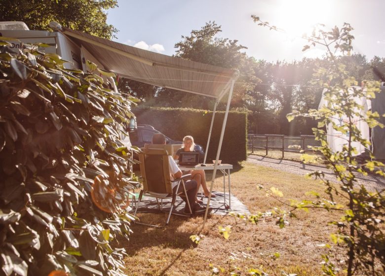 EMPLACEMENTS CAMPING-CARS CAMPING LA GUYONNIERE