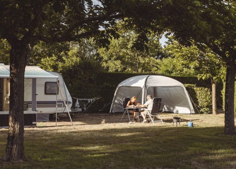 EMPLACEMENTS CAMPING-CARS CAMPING LA GUYONNIERE